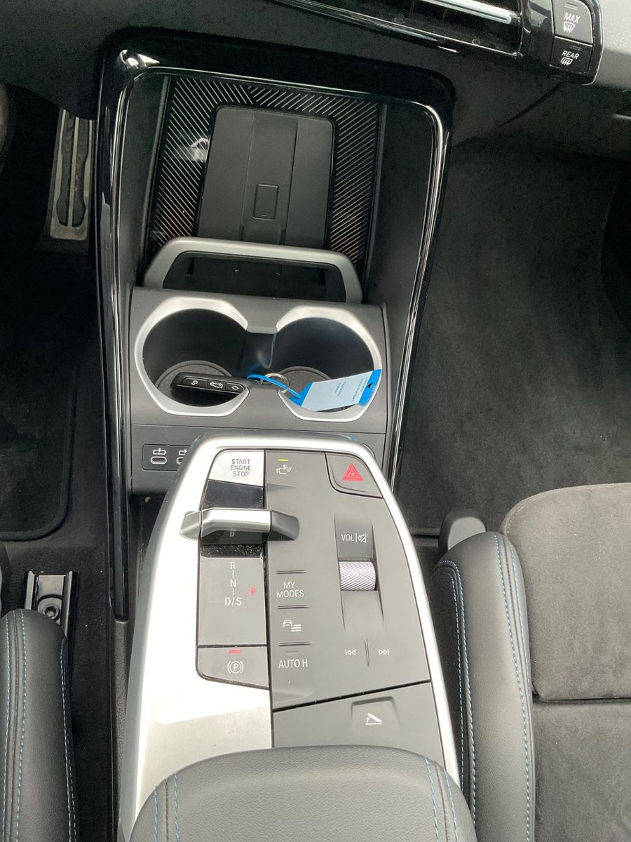 Fahrzeugabbildung BMW X1 sDrive20i,M Sport,AHK,Kamera,Navi,Panorama