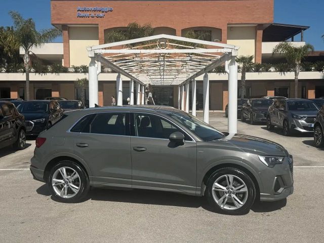 AUDI Audi Q3 35 TDI quattro S line edition