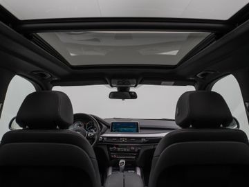 Fahrzeugabbildung BMW X5 xD40d M Sport Kamera Panorama HUD DAB H/K AHK
