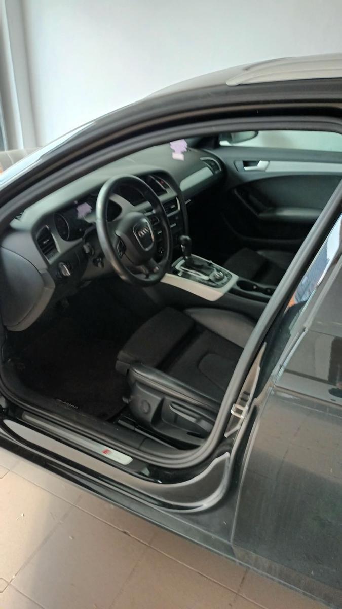 Audi A4 2011 — photo 7