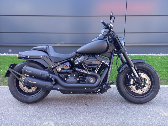 Harley-Davidson FXFBS Fat Bob 114 mit Penzl Auspuffanlage