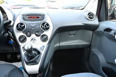 FORD Ka 1.2 Titanium Klima erst 69tkm Sitzhz Mod.2010