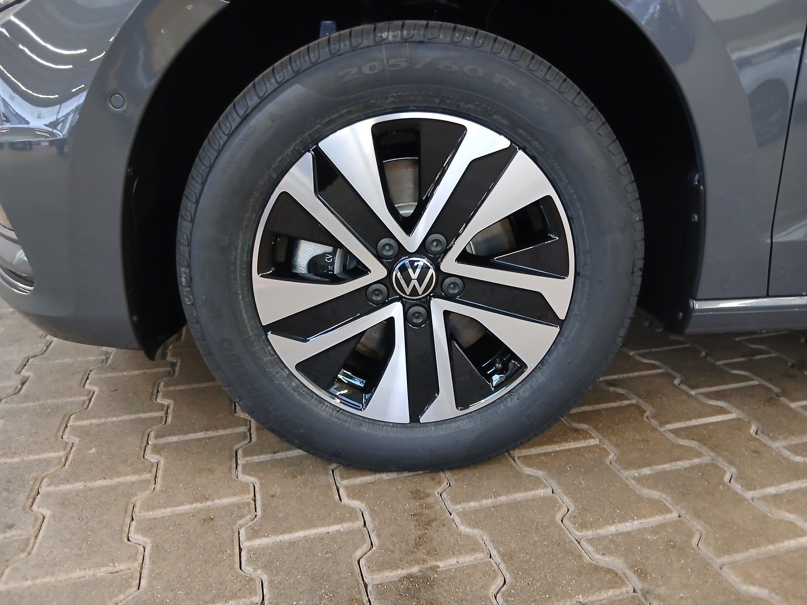 Fahrzeugabbildung Volkswagen Touran Energy 1,5 TSI DSG + AHK+Navi+LED+ Kamera