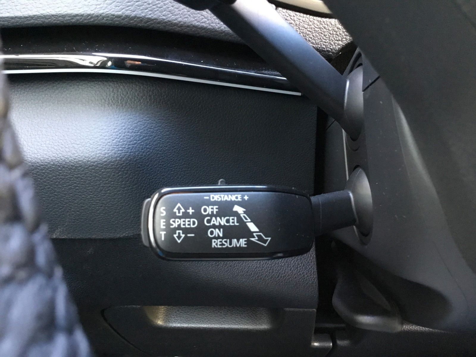 Fahrzeugabbildung SKODA Karoq 2.0l TSI DSG 4x4 Sportline+Pano+Standheizu
