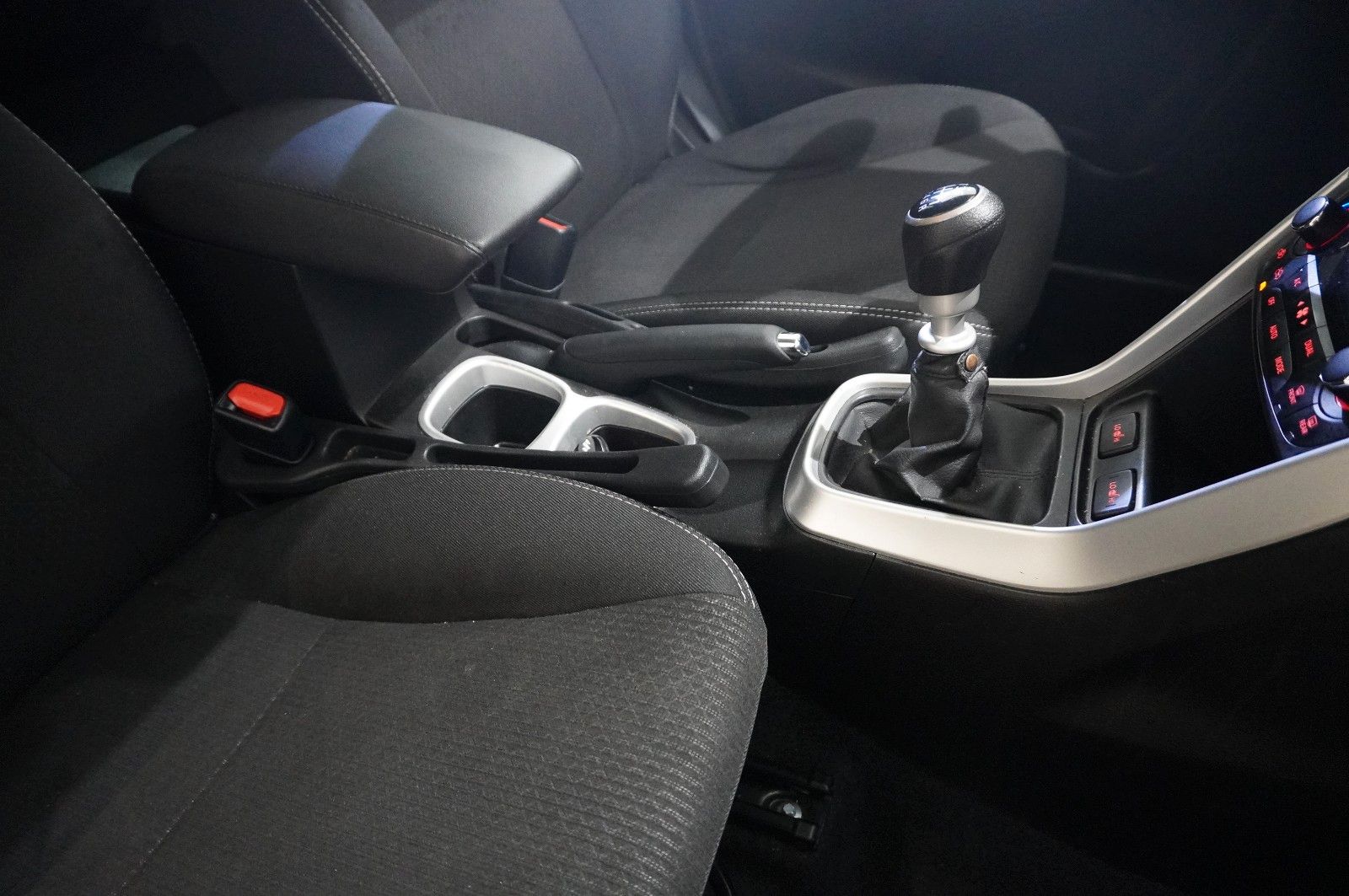 Fahrzeugabbildung Suzuki SX4 1.4 BOOSTERJET HYBRID NAVI/LED/SH/KAMERA/AHK
