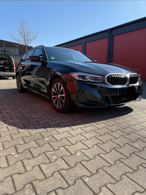 Image of BMW 320