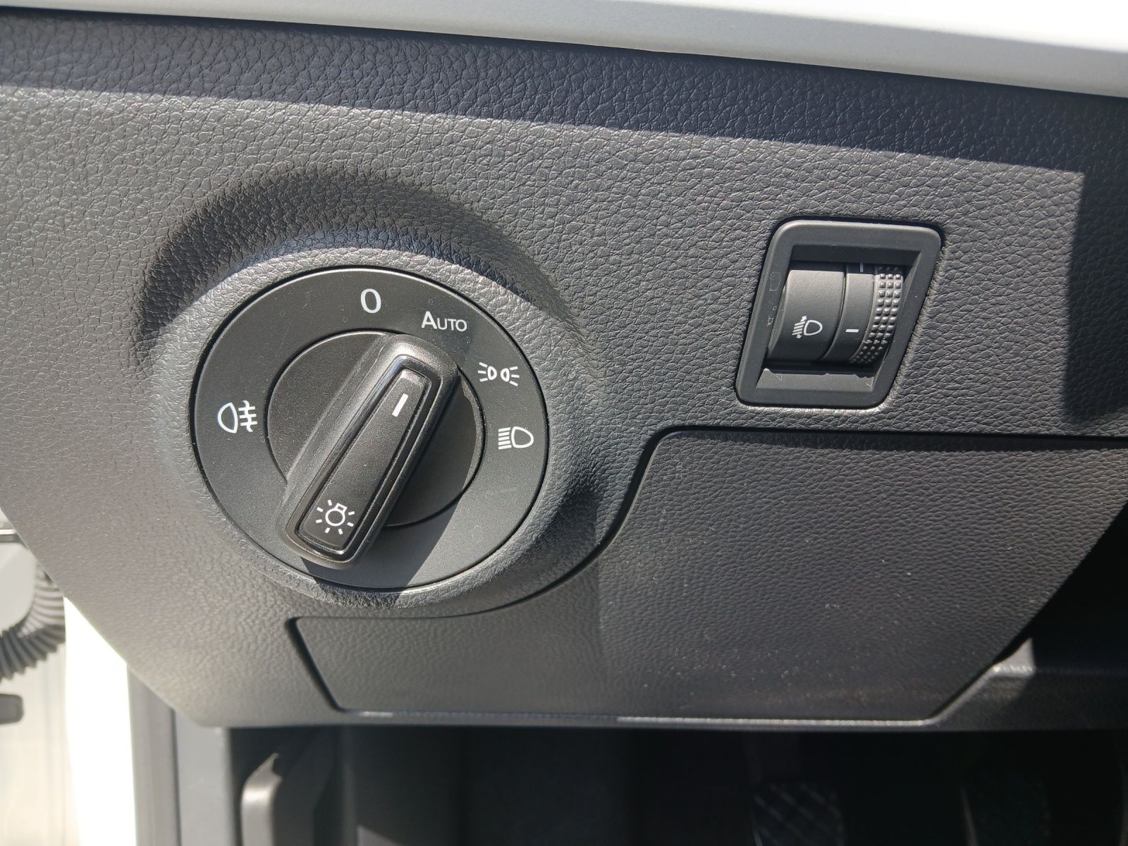 Fahrzeugabbildung SEAT Arona TSI Style LED Klima DAB GRA PDC SH LM