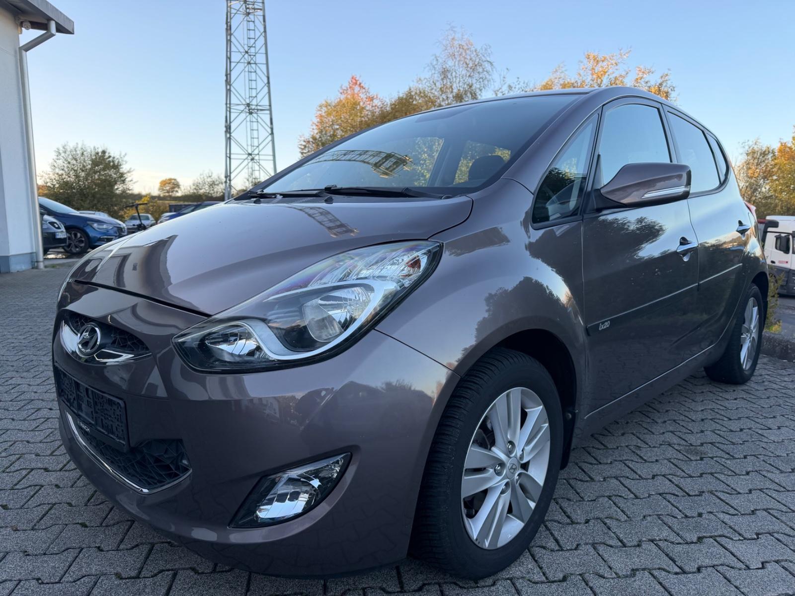 Hyundai ix20 2011 — photo 8