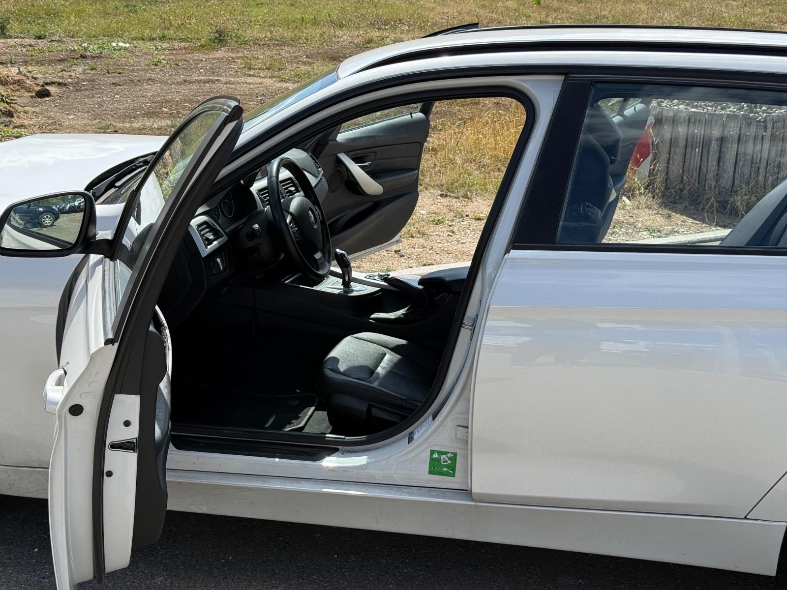 BMW 320 2013 — photo 9