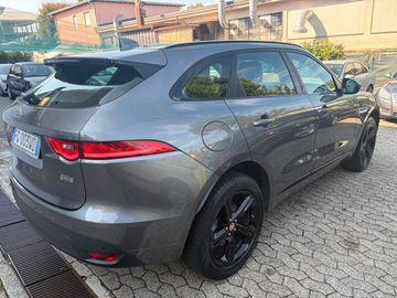 Jaguar F-Pace - 4