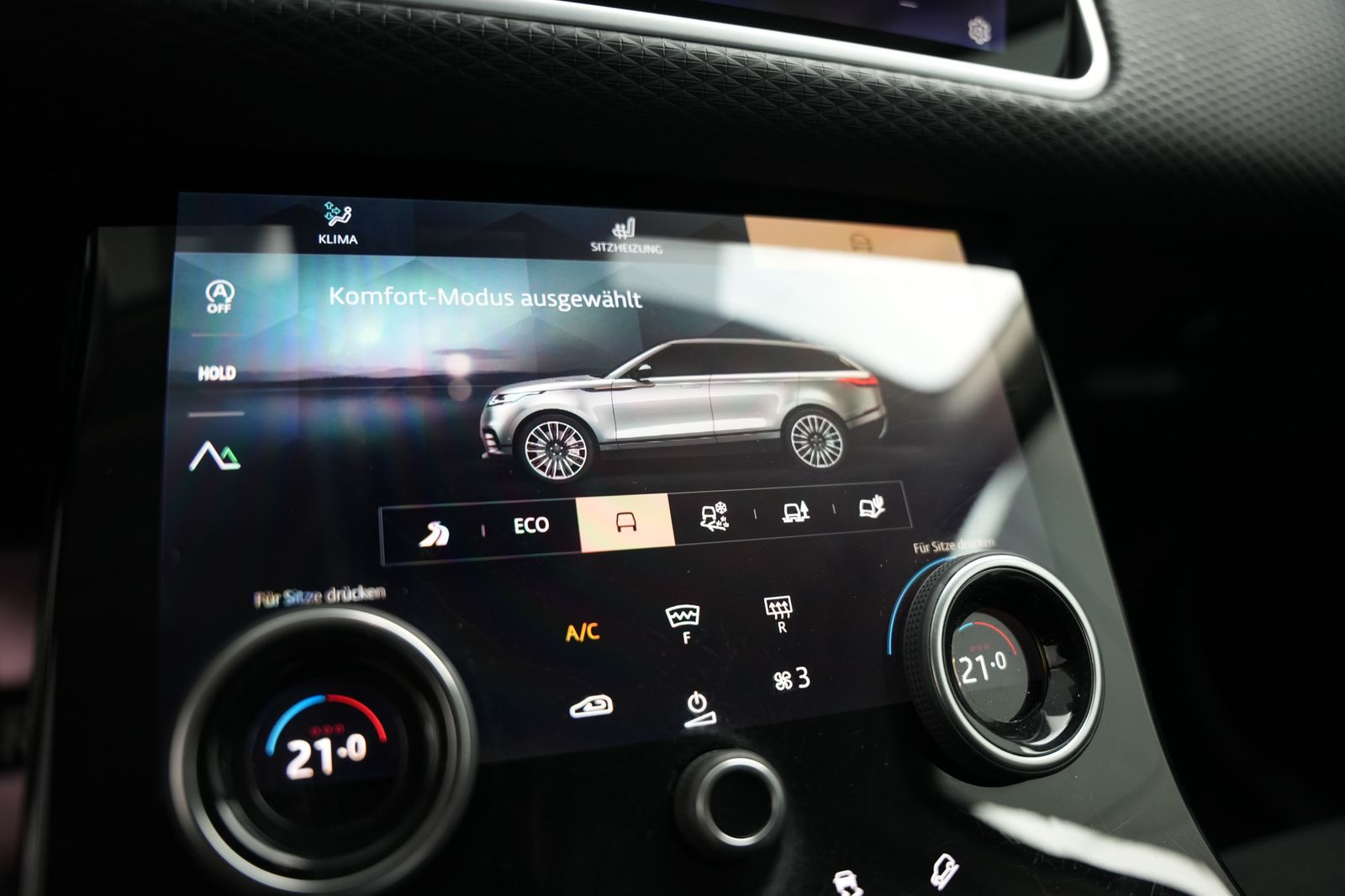 Fahrzeugabbildung Land Rover Range Rover Velar Kamera*Head-UP*Matrix*CarPlay