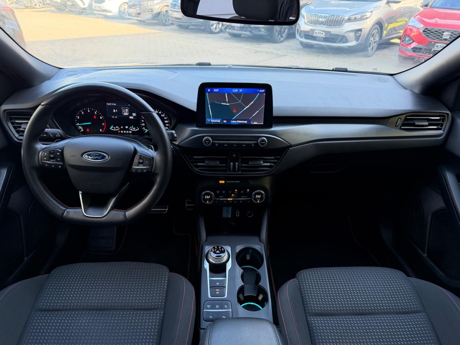Ford Focus  ST-Line/SPORTPAKET/AHK/ACC/PANORAMA