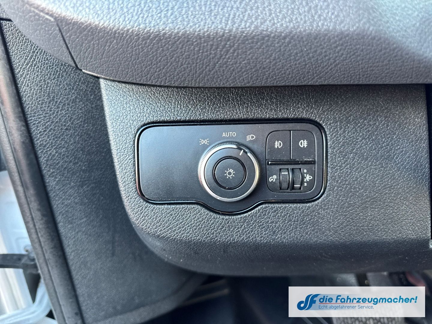 Fahrzeugabbildung Mercedes-Benz Sprinter III Kasten RWD AWD 317 CDI L2 Navi 360
