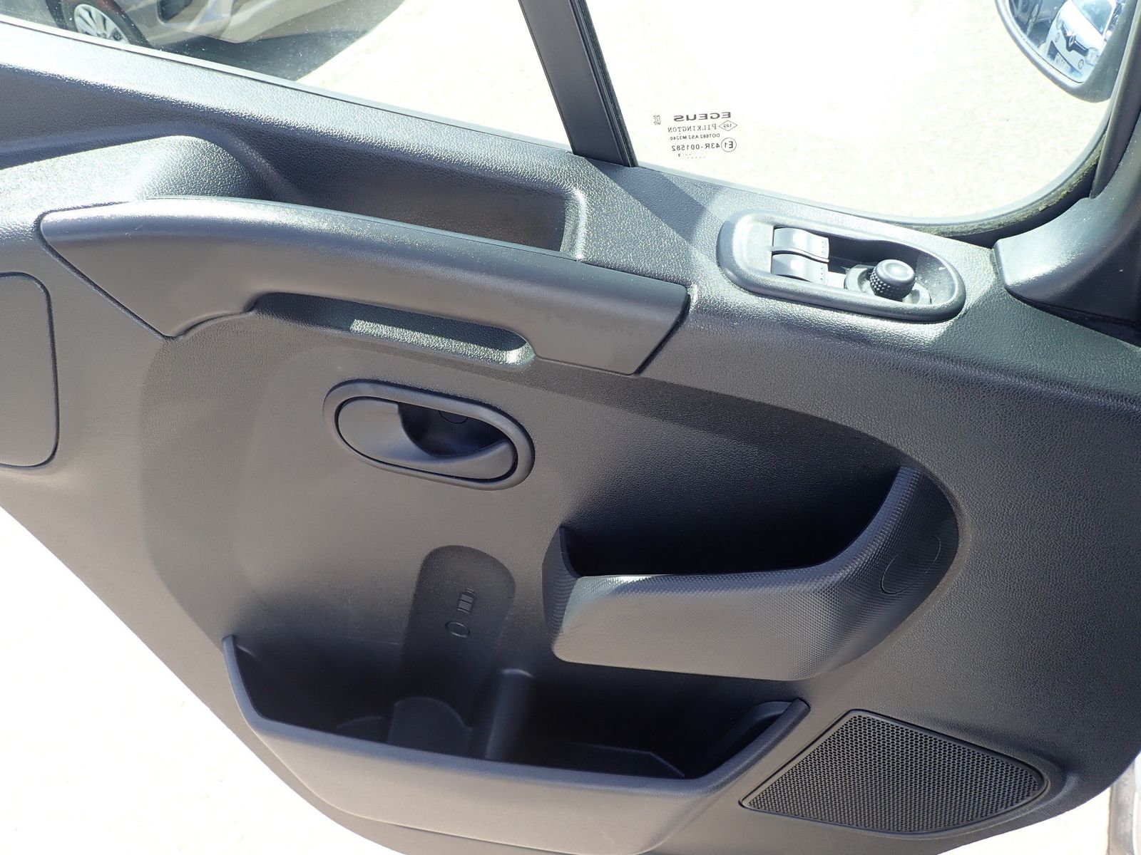 Fahrzeugabbildung Renault Master III Kasten L2H2 3.5to