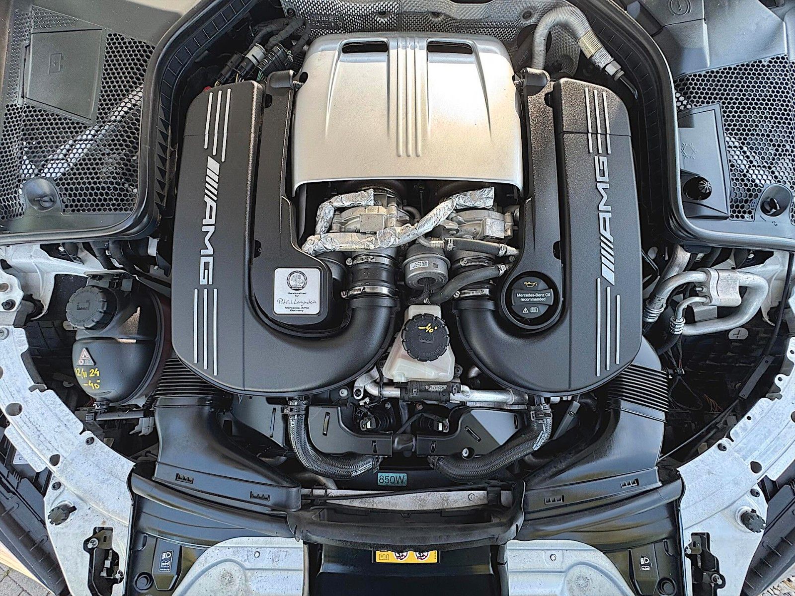 Fahrzeugabbildung Mercedes-Benz C 63 T AMG Night Paket *ACC*Pano*Burmester*LED*