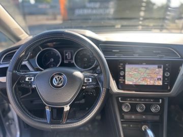 Volkswagen Touran - 12