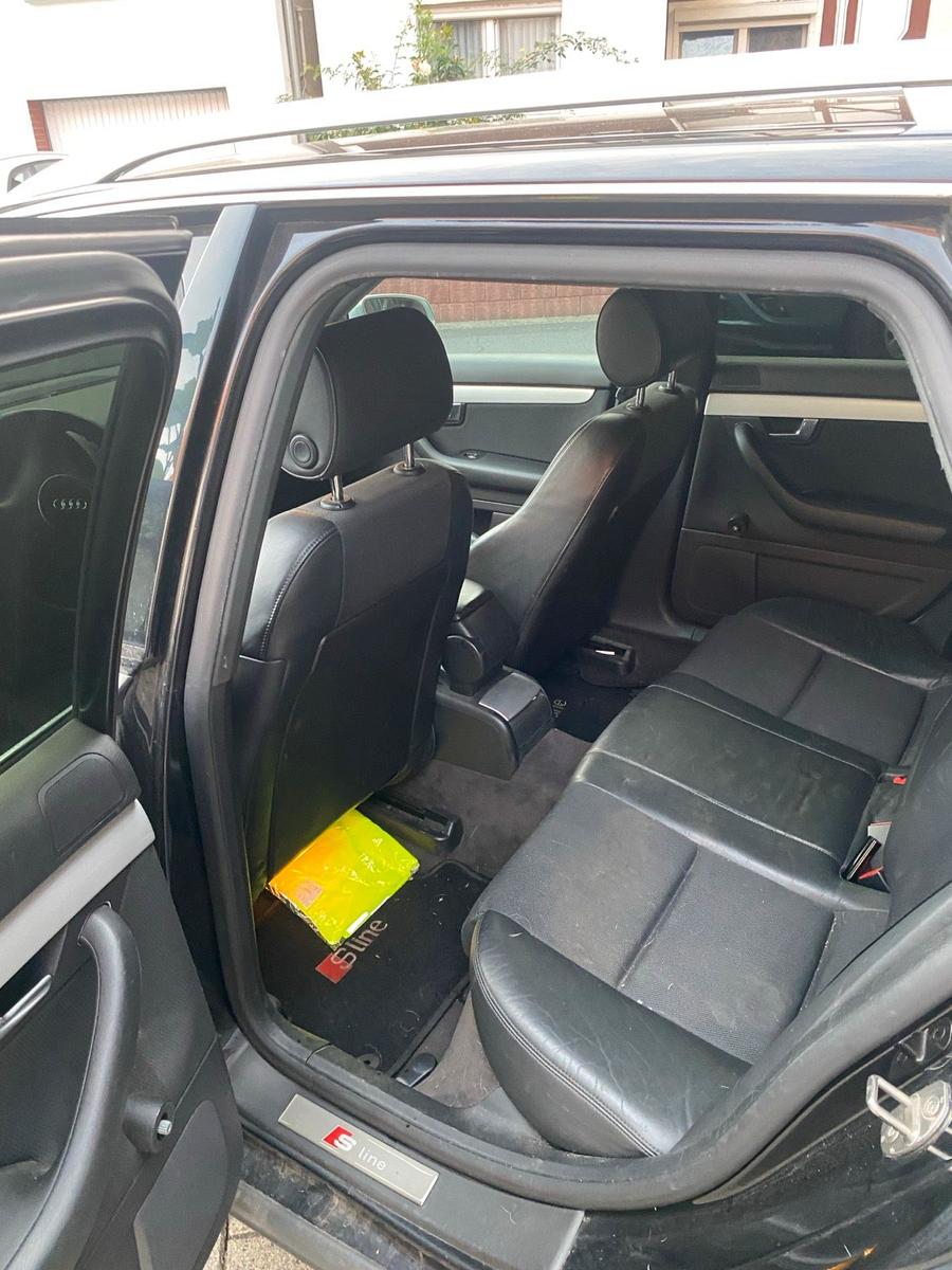 Audi A4 2004 — photo 7