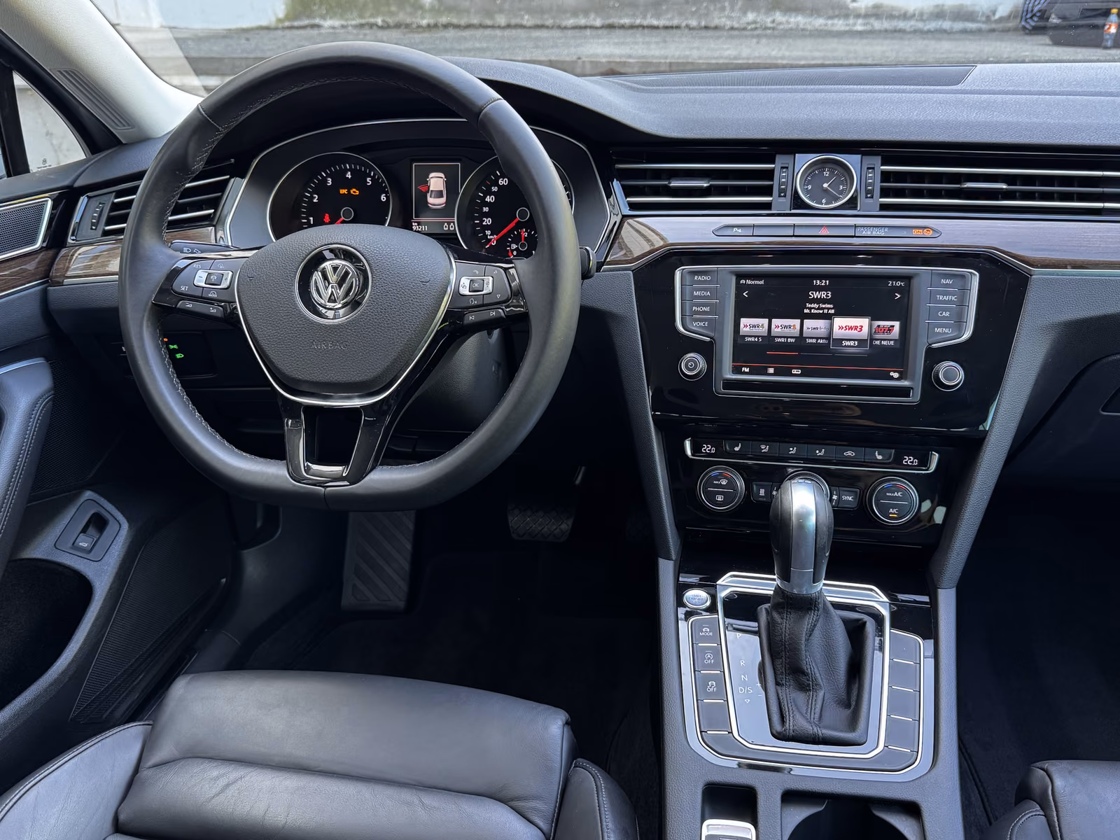 Volkswagen Passat Highline BI-Xenon ACC Kamera Navi Leder