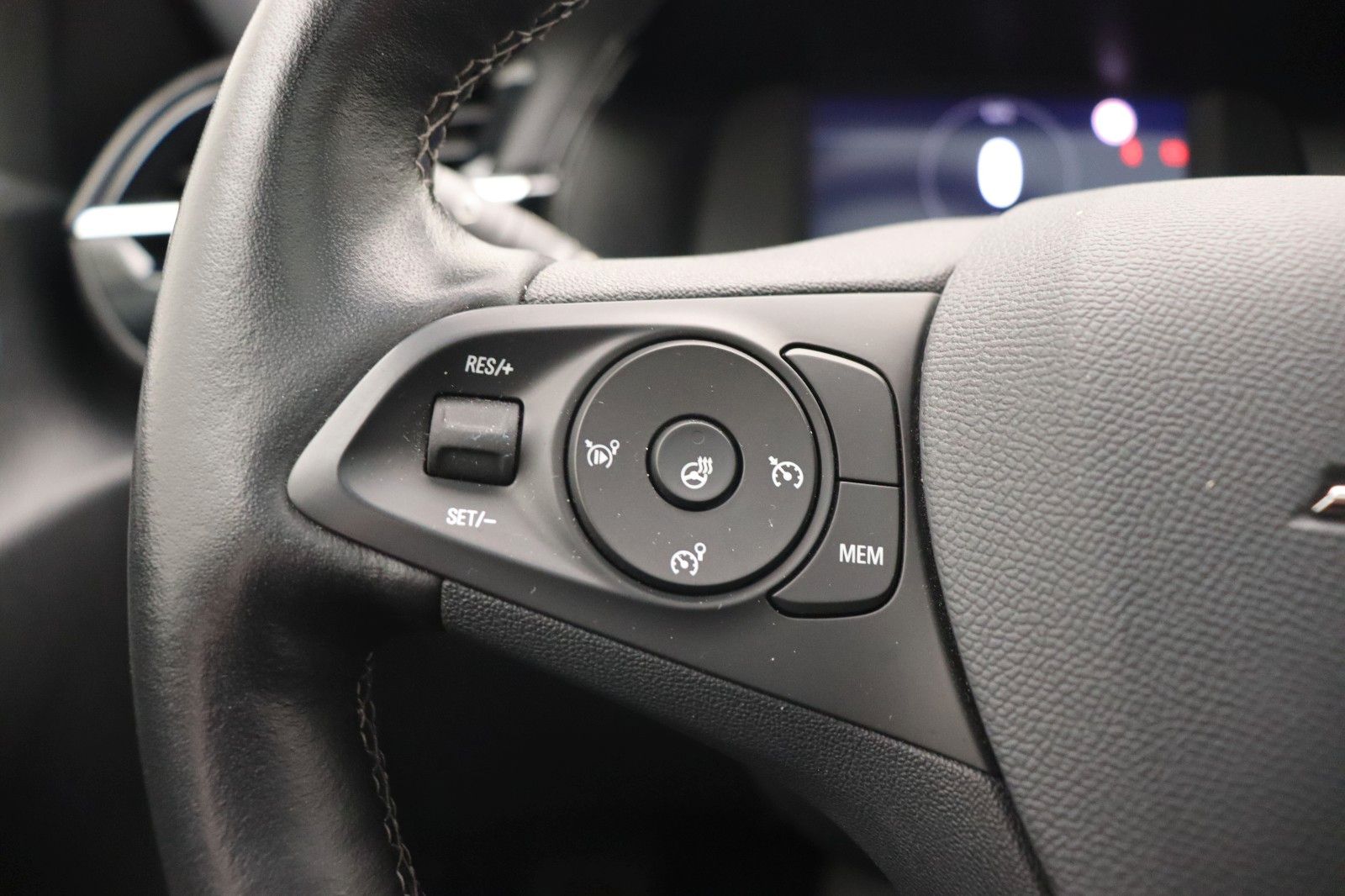 Fahrzeugabbildung Opel Corsa-e F First Edition IntelliLux Panorama PDC
