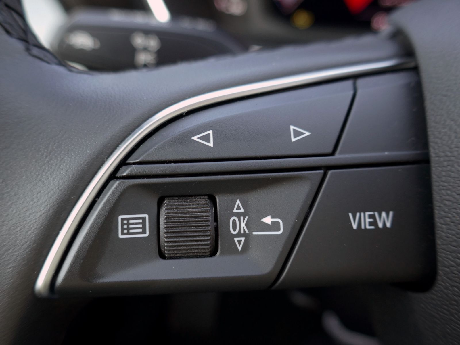Fahrzeugabbildung Audi Q3 35 Advanced 2.0 TDI S-tronic | LED AHK RFK