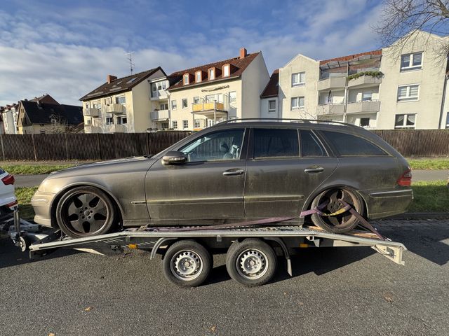 Mercedes-Benz E 200 KOM T AVANTGARDE Auto Klima AHK PDC Leder