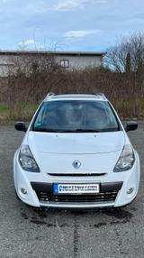 Renault Clio Grandtour 96500 km, Pano, AHK, Navi, 8-fach - Renault Clio aus 2011: Grandtour