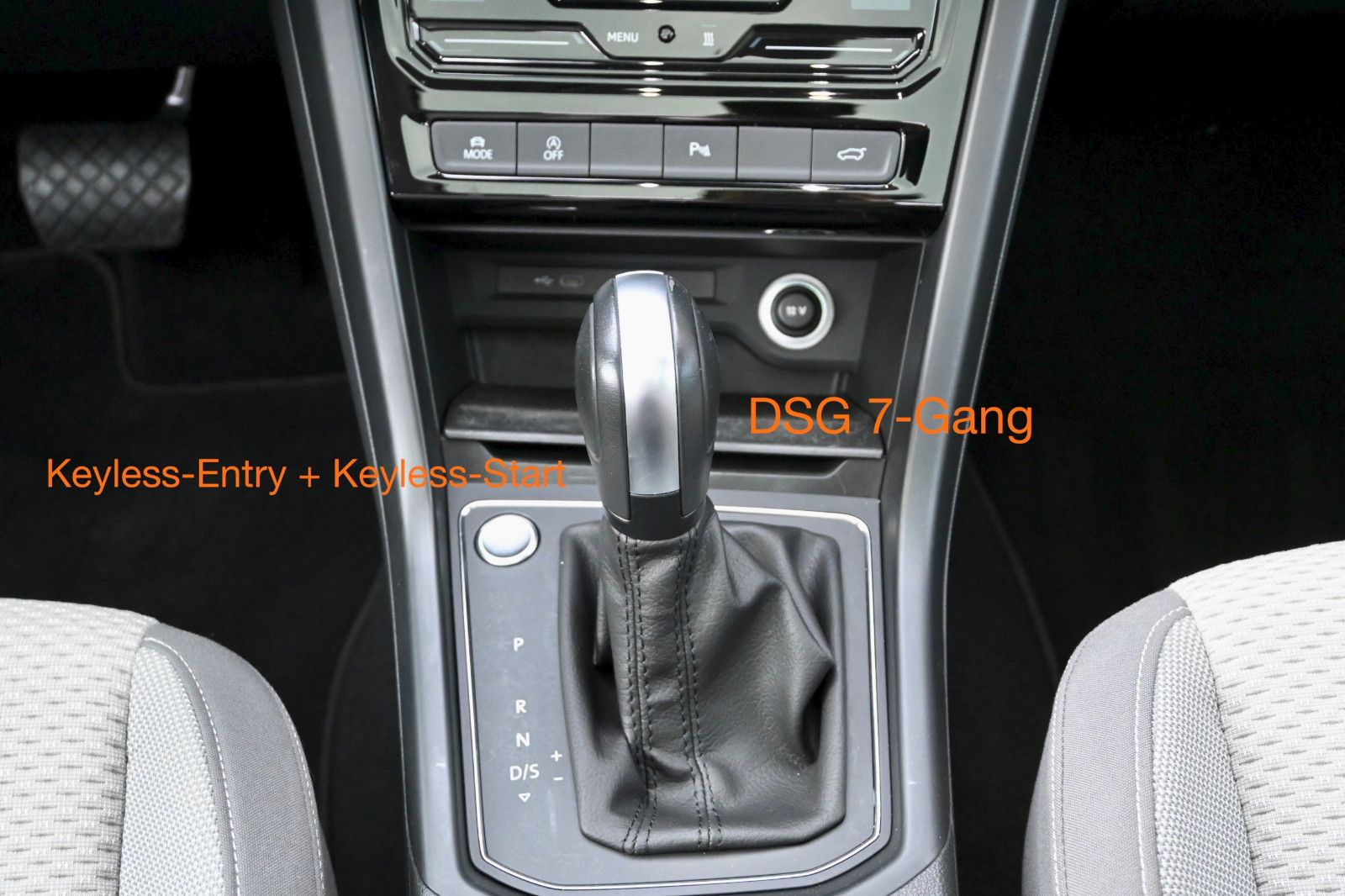 Fahrzeugabbildung Volkswagen Touran 1.5 TSI DSG °ACC°AHK°PANO°STHEIZ°DYNAUDI°