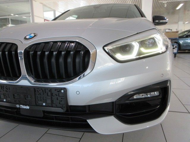 Fahrzeugabbildung BMW 118 i SportLine LED/NAVI/SHZ/PDC/AHK/STANDHZ/17"