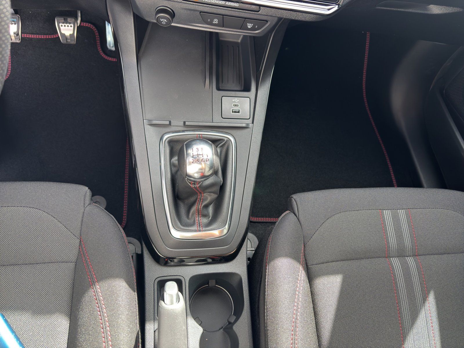 Fahrzeugabbildung Ford Puma 1.0 Ecoboost ST-Line