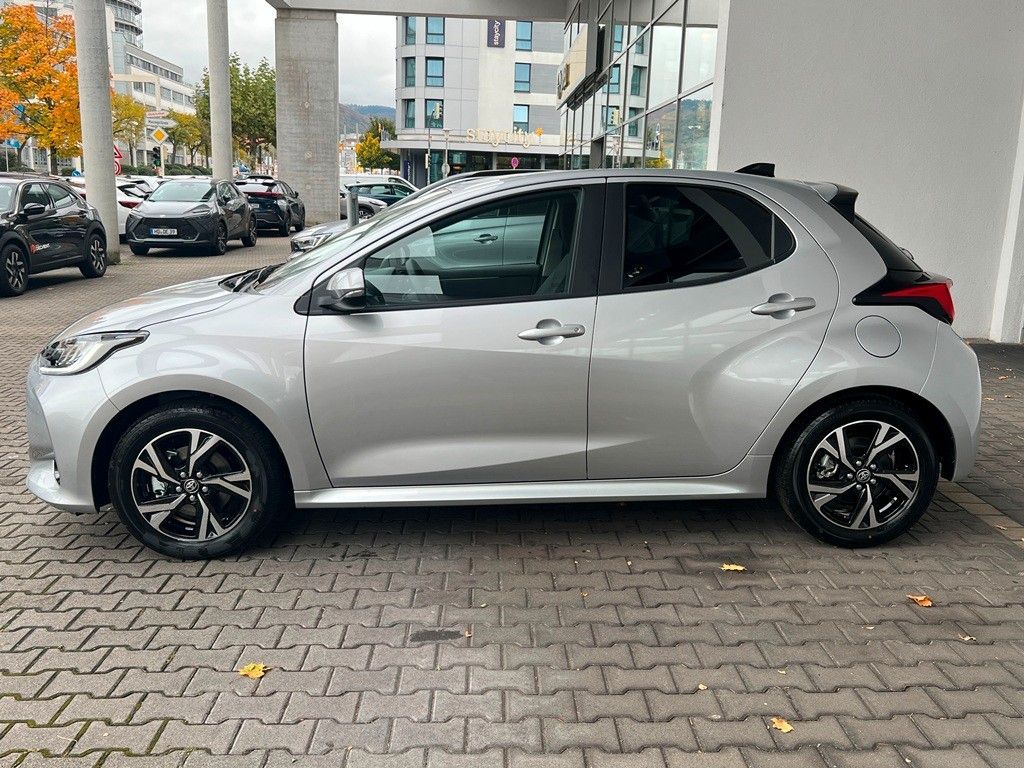 Fahrzeugabbildung Toyota Yaris 1.5 Teamplayer Kamera,LED,Matrix,SHZ,ACC