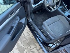 Fahrzeugabbildung Volkswagen Golf VIII Variant Life 2,0 TDI Navi Sitzh ACC