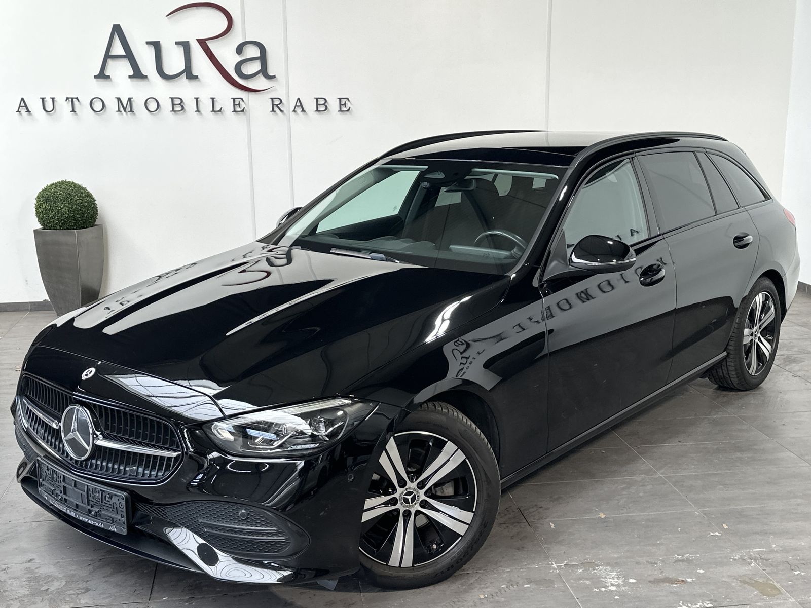 Fahrzeugabbildung Mercedes-Benz C 180 T Avantgarde NAV+LED+KAM+PANO+AHK+VCOCKPIT