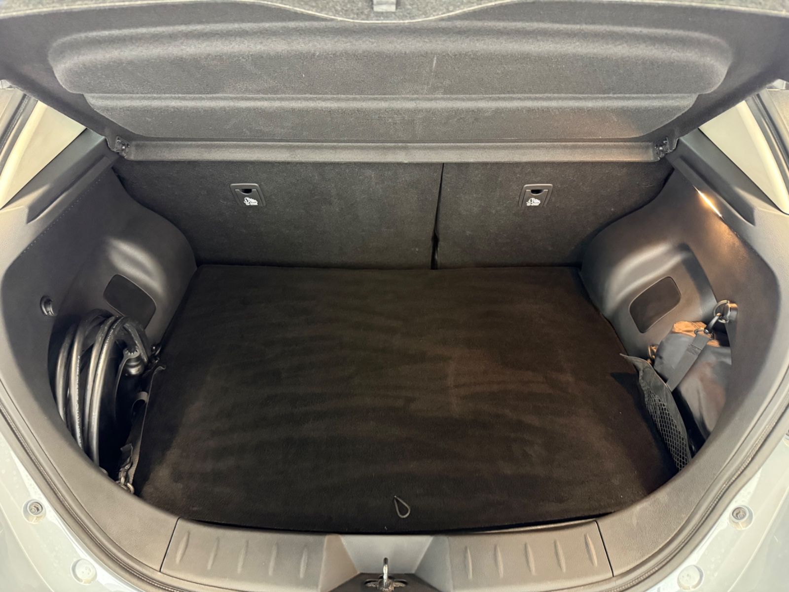 Fahrzeugabbildung Nissan Leaf Tekna Winter-Paket 2-Farb-Lackierung BOSE