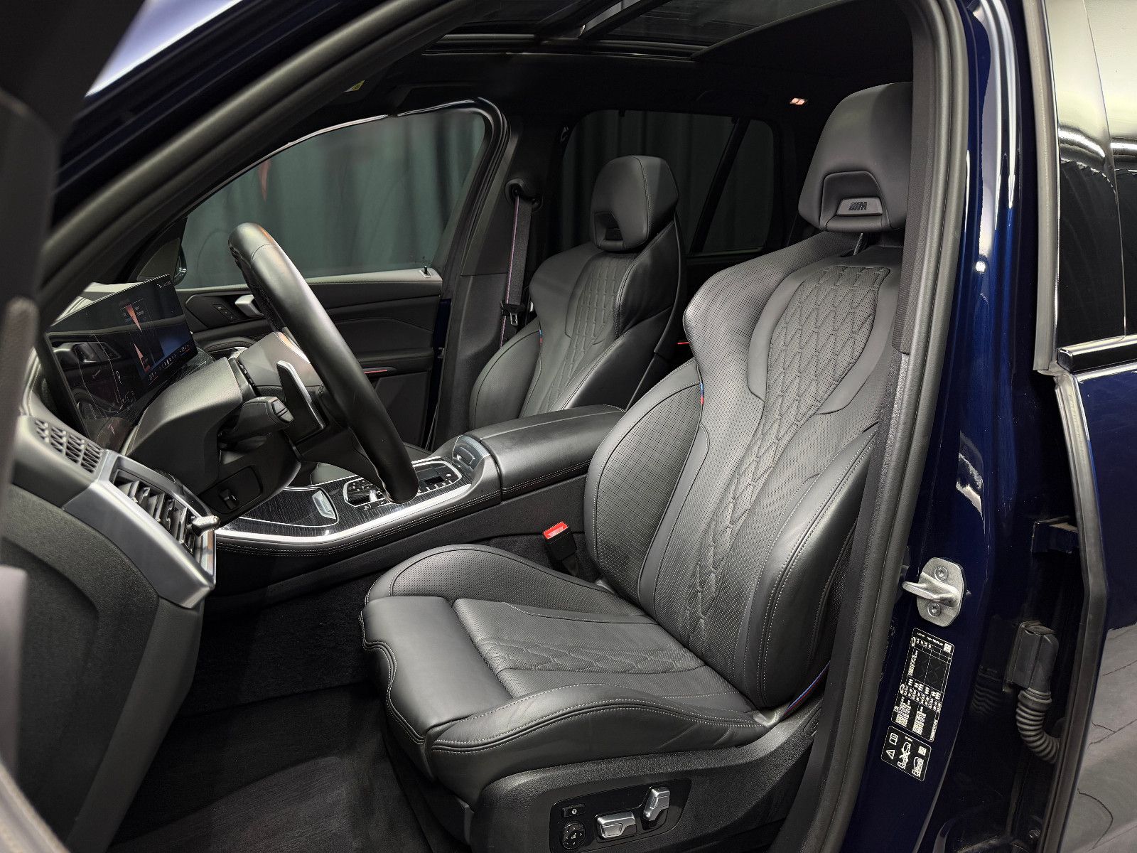 Fahrzeugabbildung BMW X5 40 d xDrive M SPORT PRO|PANO|M-SITZE|INDIVID