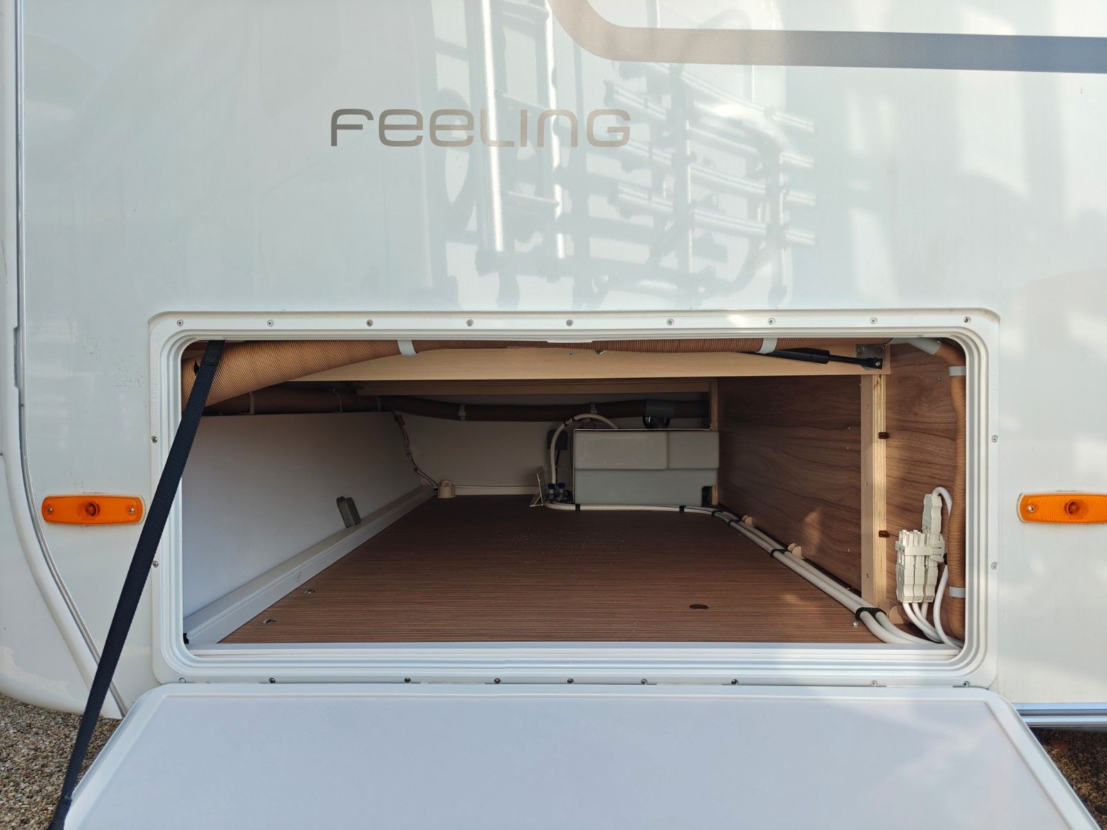 Fahrzeugabbildung HYMER / ERIBA / HYMERCAR Feeling 425 Schlafdach - SPRING SALE -