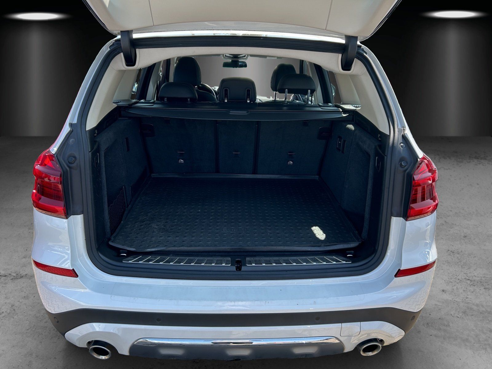 Fahrzeugabbildung BMW X3 xDrive20i Luxury Line Aut./LED/ACC/KAMERA/NAV