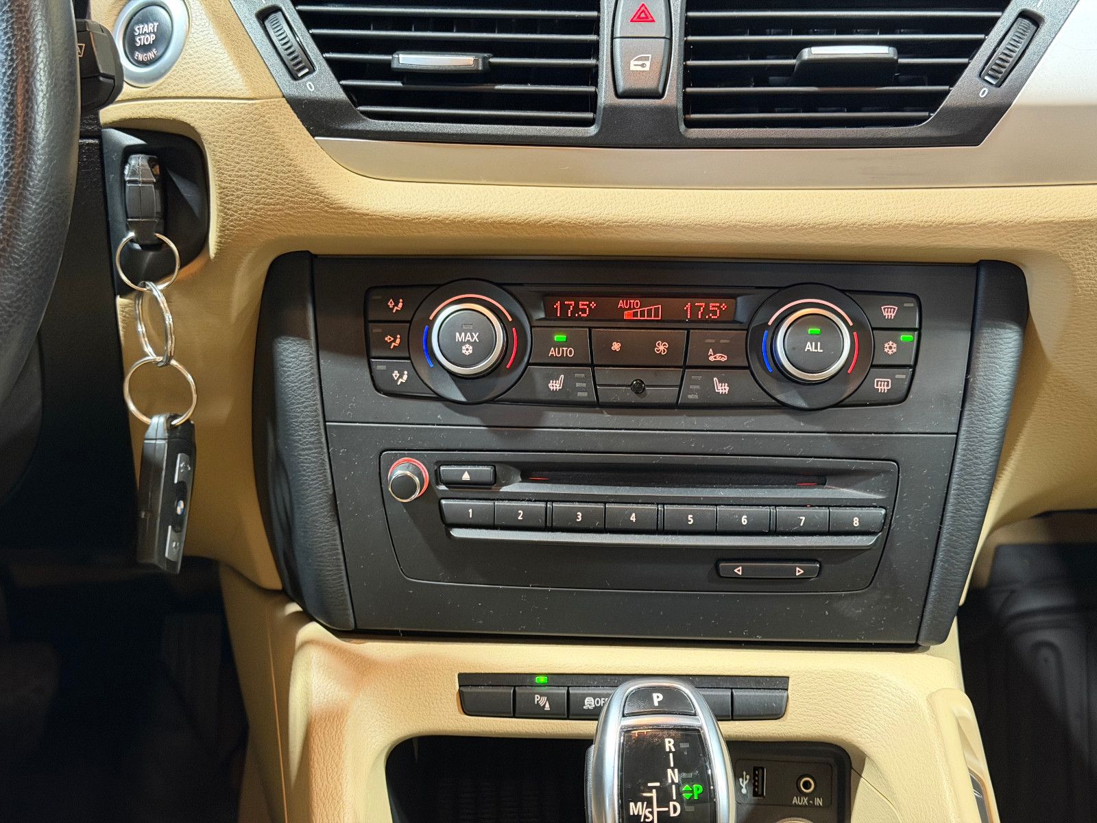 Fahrzeugabbildung BMW X1 20 i sDrive/NAVI/LEDER/XENON/KAMERA