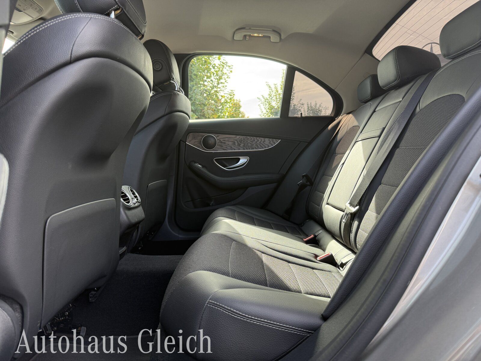 Fahrzeugabbildung Mercedes-Benz C 180 Avantgarde (EURO 6d-TEMP) COMAND APS/Navi