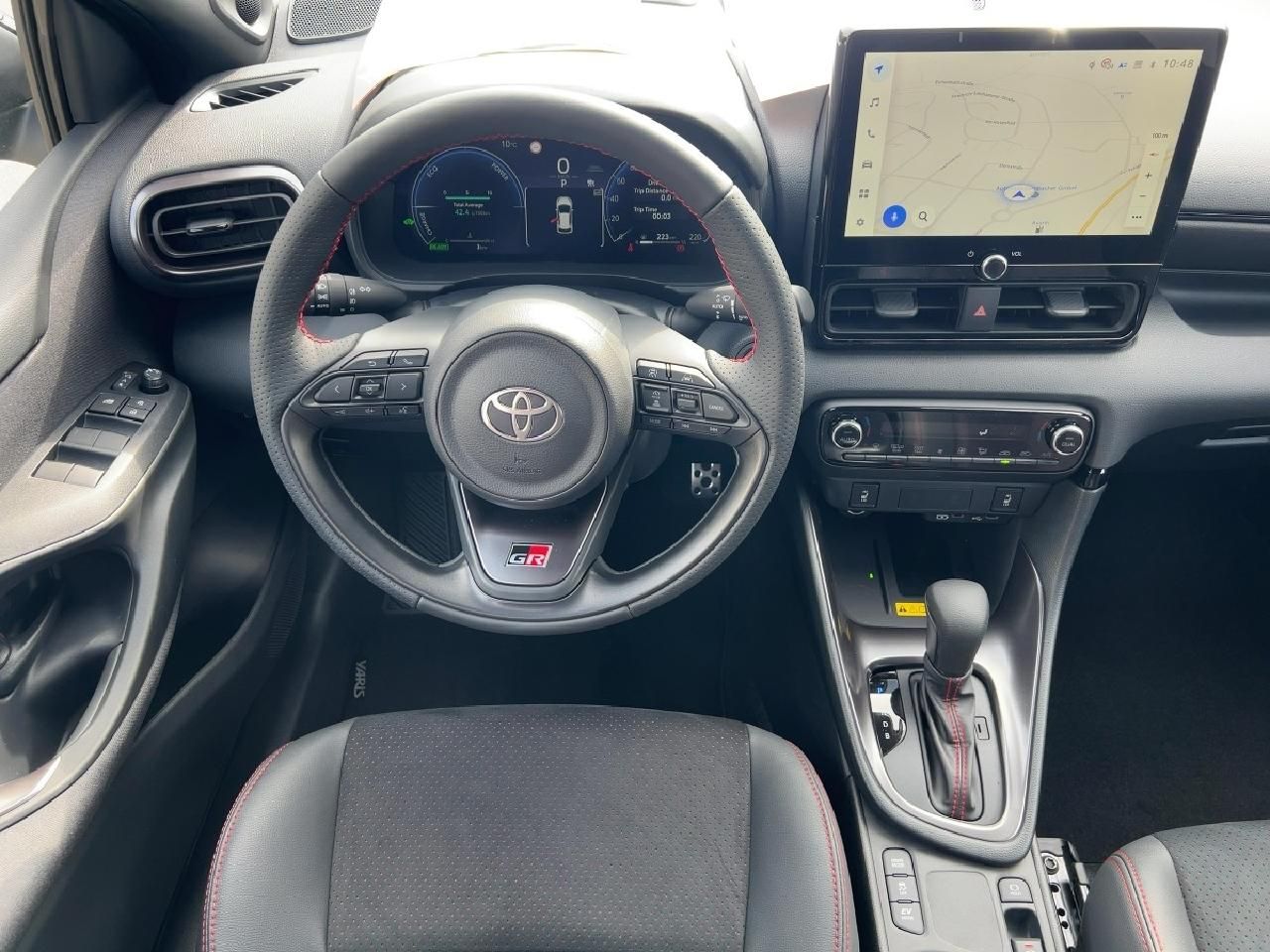 Fahrzeugabbildung Toyota Yaris Hybrid GR Sport Infotainment + Safetypake