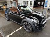 MINI Cooper S Cabrio -NAVI-XENON-ALU-LEDER - schwarze MINI Cooper S Cabrio