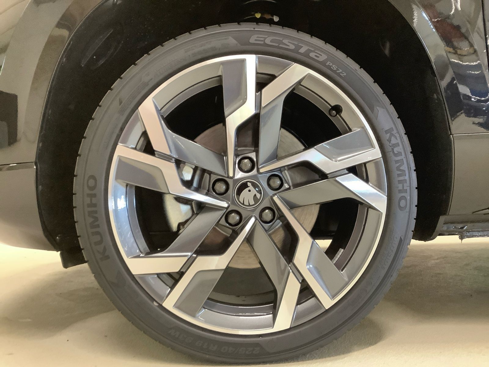 Karoq Sportline TDI 110 kW DSG NAVI LED AHK