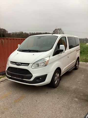 Ford Tourneo Custom 2.2 TDCI