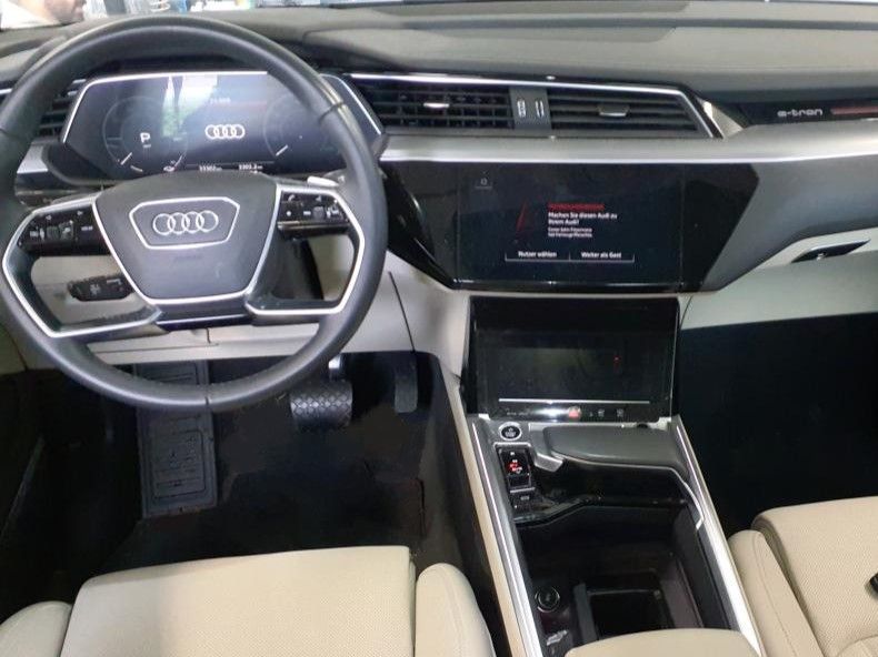 Audi e-tron 55 Quattro 408 PS SCHIEBEDACH MATRIX 360° imagem 3