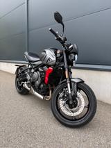 Triumph Trident 660, TÜV neu, TOP Zustand, viel Zubehör - TRIUMPH TRIDENT
