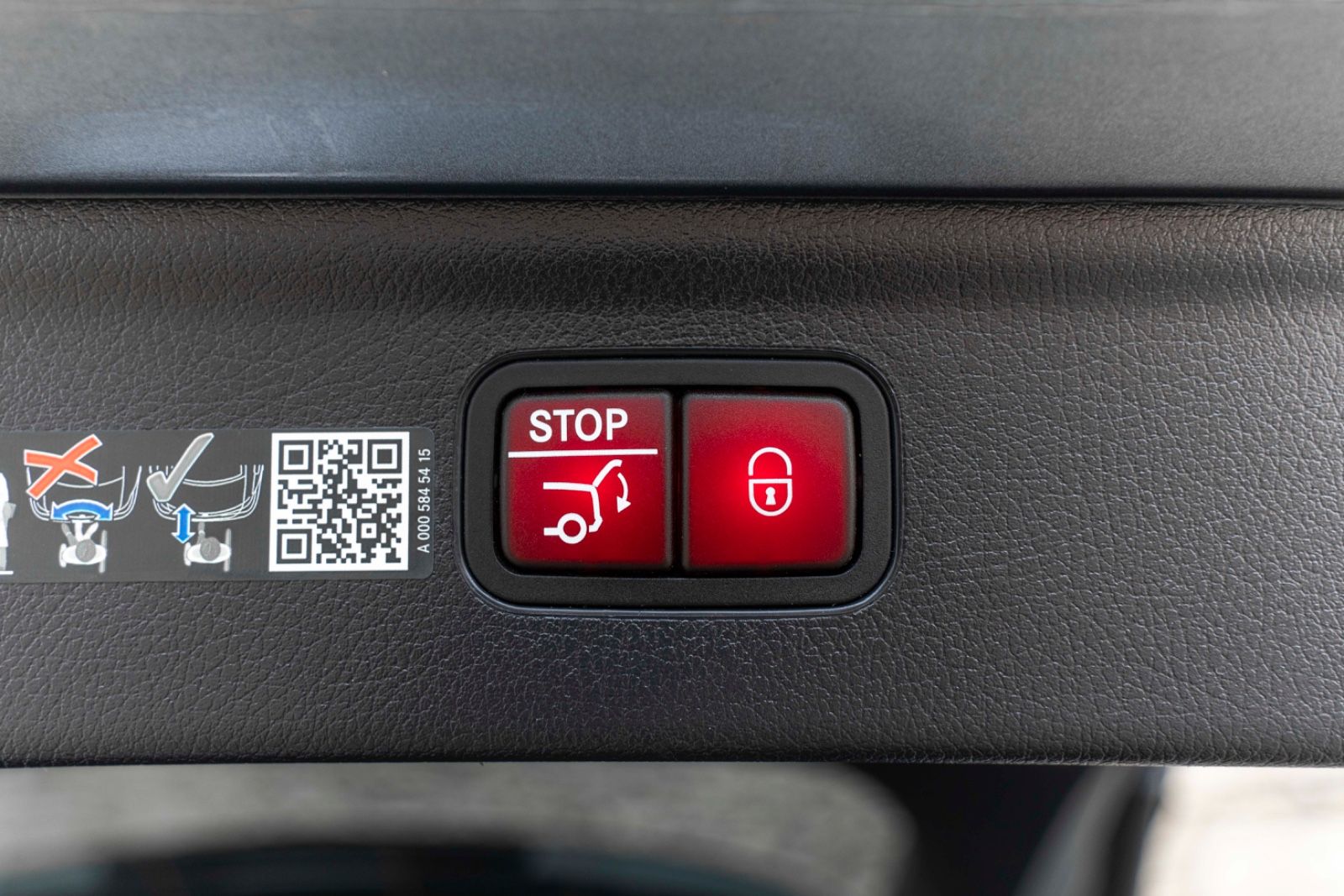 Fahrzeugabbildung Mercedes-Benz EQE 350 4Matic BURMESTER PANO MASSAGE 360° ACC