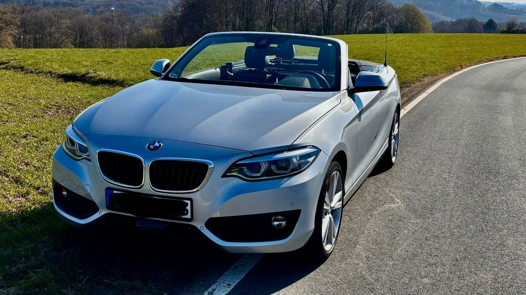 Image of BMW 225