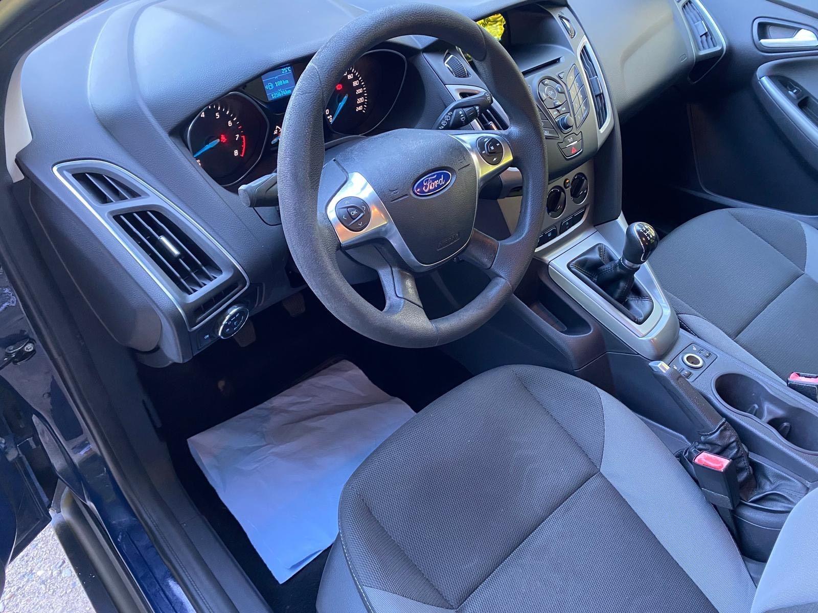 Ford Focus 2013 — photo 8