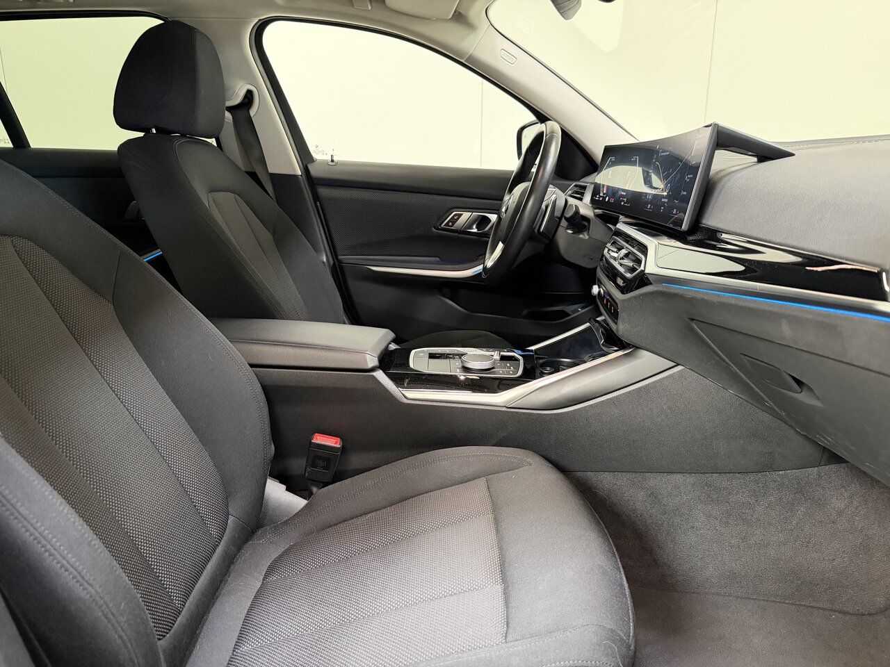 BMW 318 i Touring Benzine Autom. M-Pack- Facelift -  imagem 2