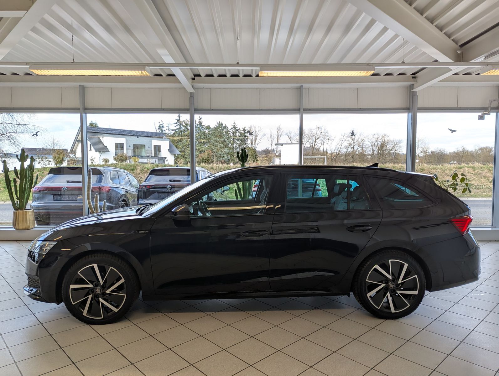 SKODA Octavia 2.0 TDI DSG Sportline Matix Assist+ 18" - Image 4