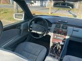 Mercedes-Benz Mercedes E240 - gebrauchte Mercedes-Benz E 240 aus dem Jahr 1998